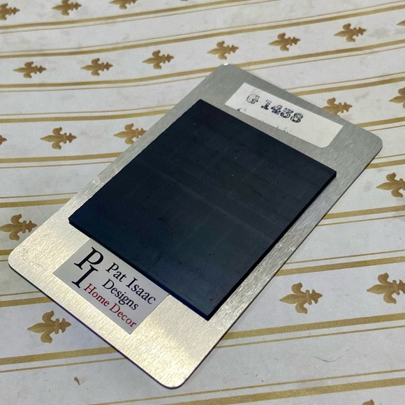 🍀 3/$15 Pat Isaac Collection Cat Magnet - Picture 3 of 4